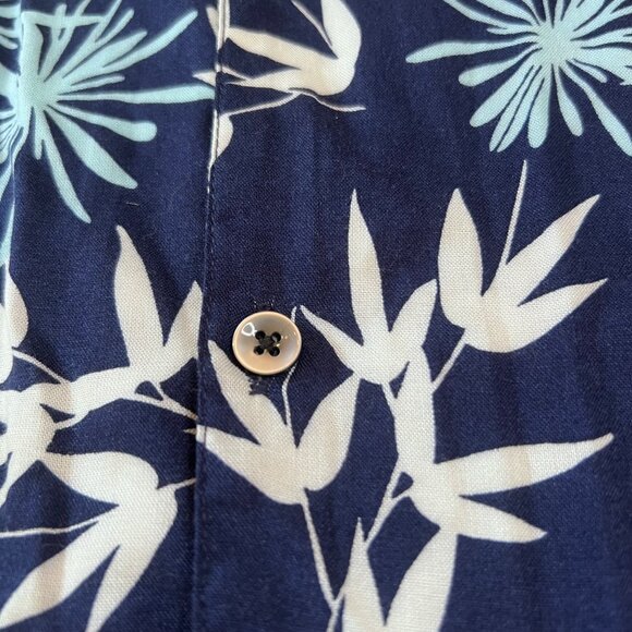 Free Planet Mens XL Navy Floral Hawaiian Short Sleeve Button-Up Shirt - Picture 7 of 7